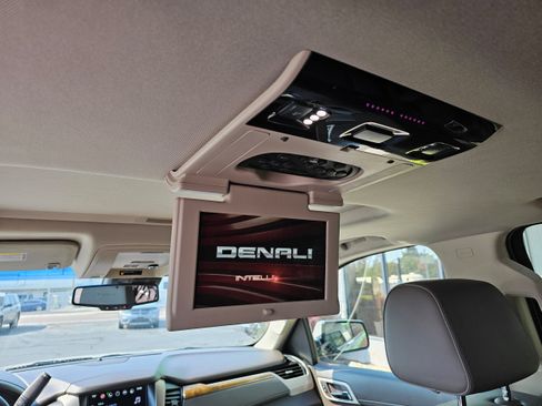 Used 2016 GMC Yukon Denali w/ Open Road Package AWD/4WD image 19
