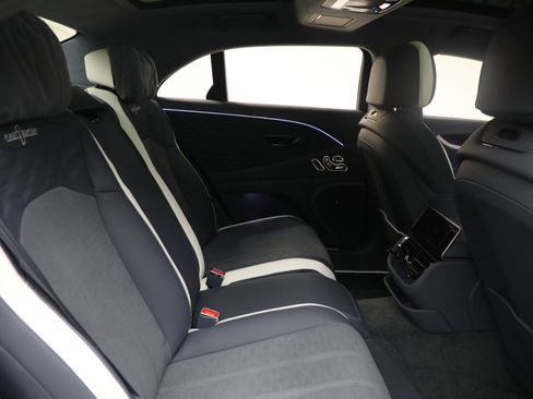Certified 2025 Bentley Flying Spur Plug-In Hybrid image 25