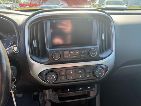 Used 2018 Chevrolet Colorado LT w/ LT Convenience Package RWD image 16