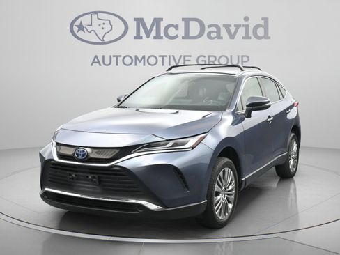 Used 2022 Toyota Venza XLE AWD/4WD image 1