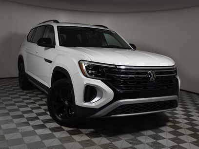 New 2025 Volkswagen Atlas Peak Edition SE