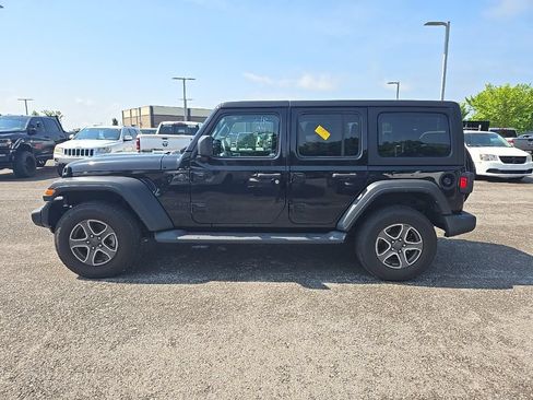 Used 2022 Jeep Wrangler Unlimited Sport AWD/4WD image 4