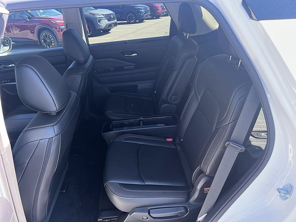 Certified 2025 Nissan Pathfinder SL w/ SL Premium Package FWD image 14
