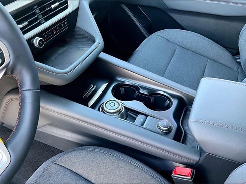 New 2025 Ford Explorer Active image 7