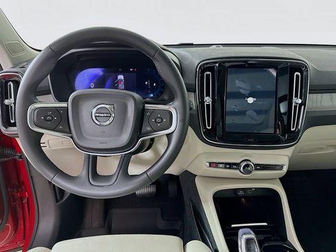 Used 2024 Volvo XC40 B5 Plus w/ Climate Package AWD/4WD image 19