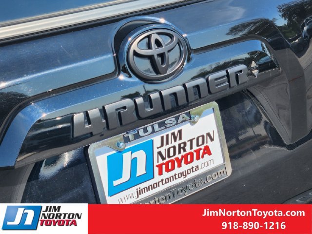 Used 2023 Toyota 4Runner SR5 AWD/4WD image 11