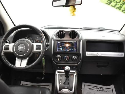 Used 2014 Jeep Compass Latitude w/ Sun/Sound Group AWD/4WD image 19