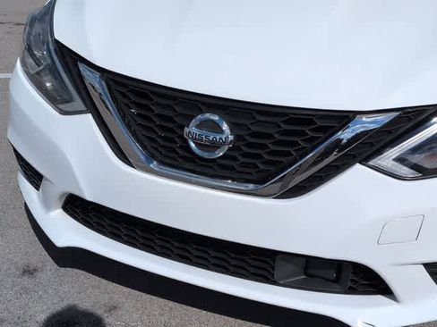 Used 2019 Nissan Sentra SV FWD image 12
