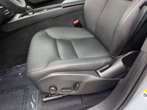 Used 2024 Volvo XC60 B5 Core w/ Protection Package Premier AWD/4WD image 19