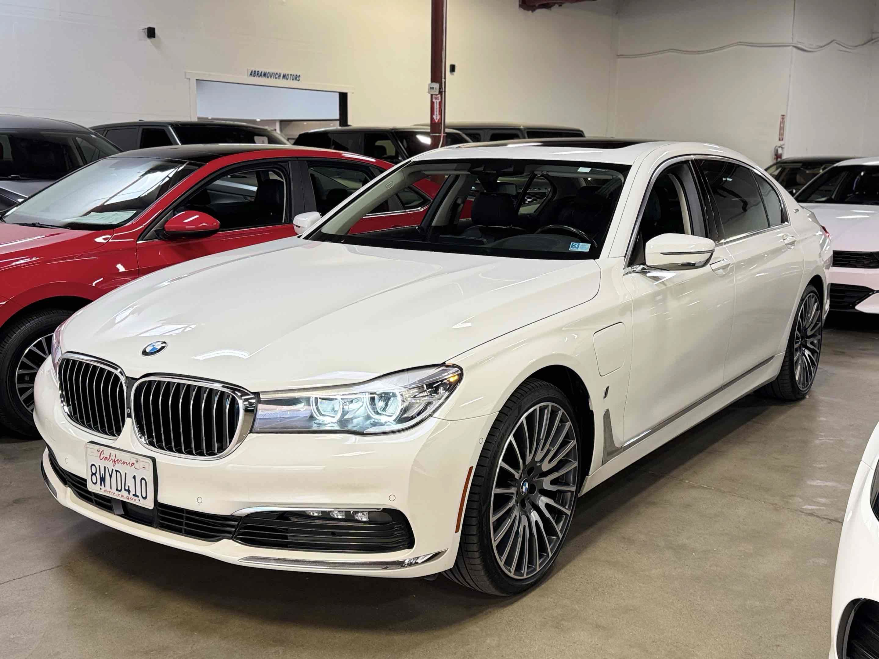 Used 2018 BMW 740e xDrive AWD/4WD image 3