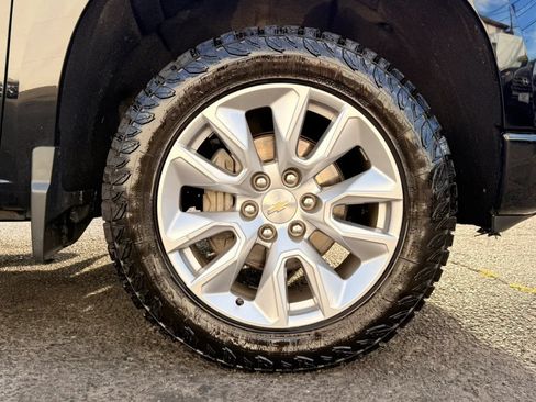 Used 2022 Chevrolet Silverado 1500 Custom AWD/4WD image 28