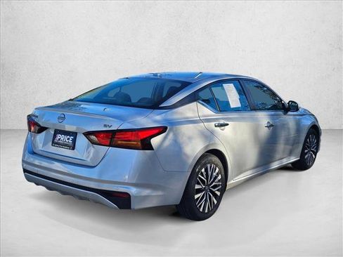 Used 2023 Nissan Altima 2.5 SV image 5