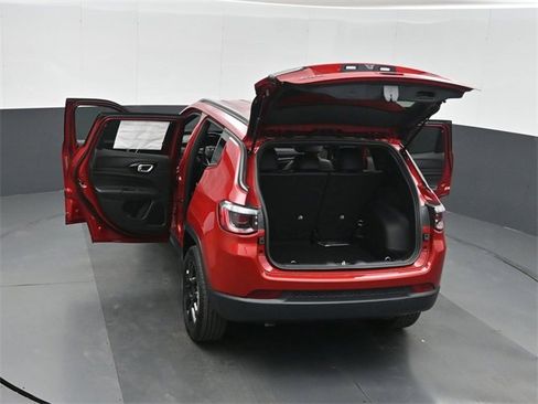 New 2026 Jeep Compass Latitude image 51
