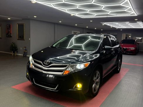 Used 2015 Toyota Venza XLE FWD image 3