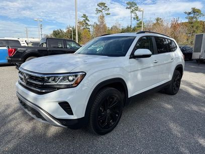 Used 2022 Volkswagen Atlas SE w/ Black Wheel Package