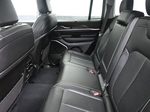 Used 2022 Jeep Grand Cherokee Limited 4xe w/ Luxury Tech Group II AWD/4WD image 19