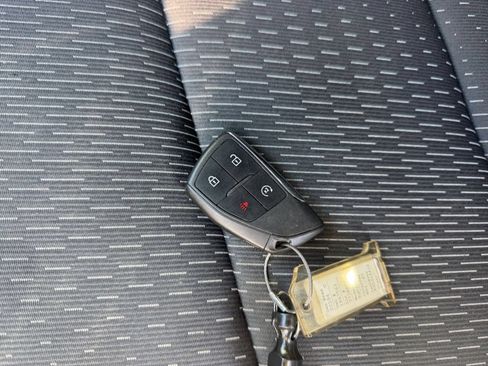 Used 2025 Chevrolet Equinox LT AWD/4WD image 18