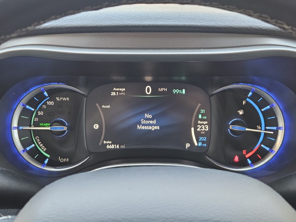 Used 2021 Chrysler Pacifica Touring-L FWD image 11