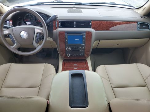 Used 2011 Chevrolet Suburban LTZ image 16