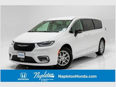 Used 2024 Chrysler Pacifica Touring-L