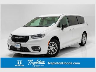 Used 2024 Chrysler Pacifica Touring-L FWD video 1