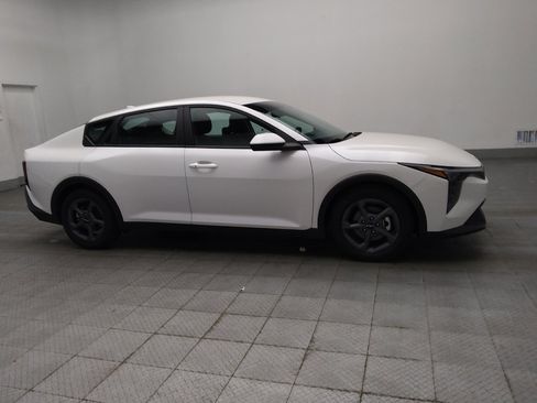 Used 2025 Kia K4 FWD image 11