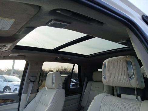 Used 2021 Cadillac Escalade Premium Luxury Platinum image 14