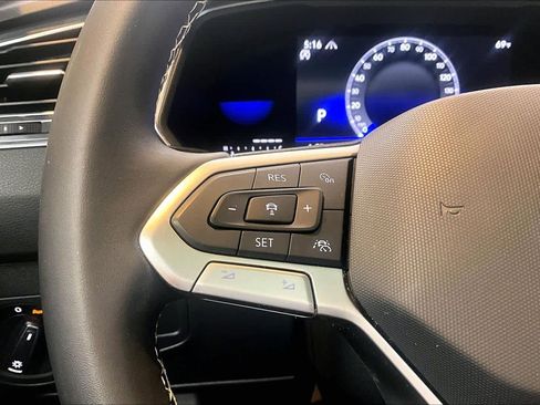 Used 2022 Volkswagen Tiguan SE image 24