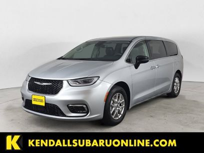 Used 2024 Chrysler Pacifica Touring-L
