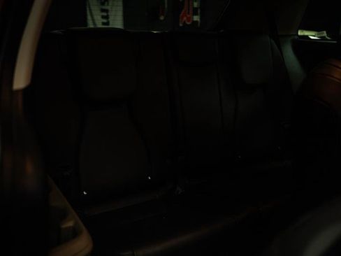 Used 2025 Kia Carnival LXS image 11