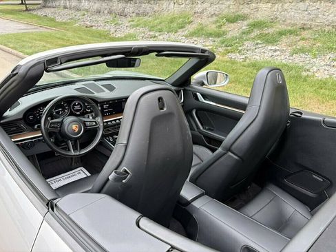 Used 2020 Porsche 911 Carrera 4S AWD/4WD image 14