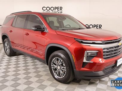 Used 2025 Chevrolet Traverse LT w/ Driver Confidence Package