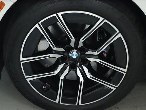 Used 2025 BMW 740i xDrive image 40
