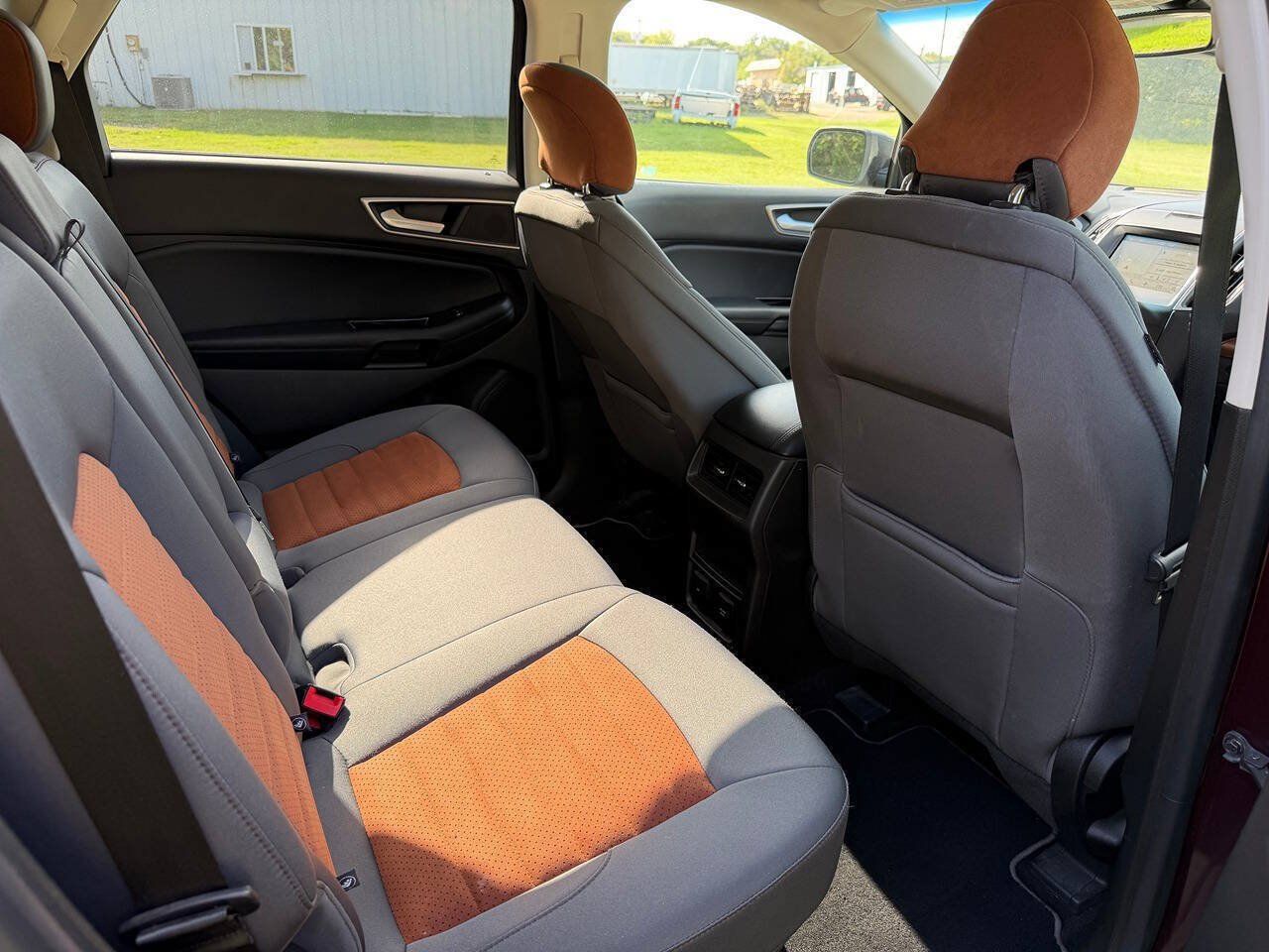 Used 2018 Ford Edge SEL w/ Equipment Group 201A AWD/4WD image 11