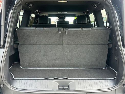 Used 2024 Lexus GX 550 w/ Accessory Package (31) image 11