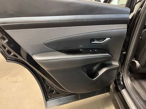 Used 2025 Hyundai Tucson Limited image 18