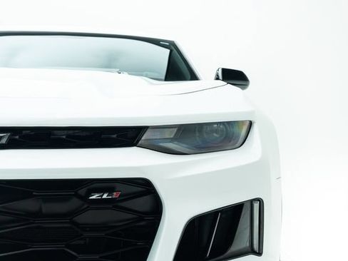 Used 2017 Chevrolet Camaro ZL1 RWD image 7