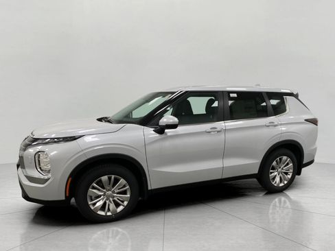 New 2026 Mitsubishi Outlander ES AWD/4WD image 7