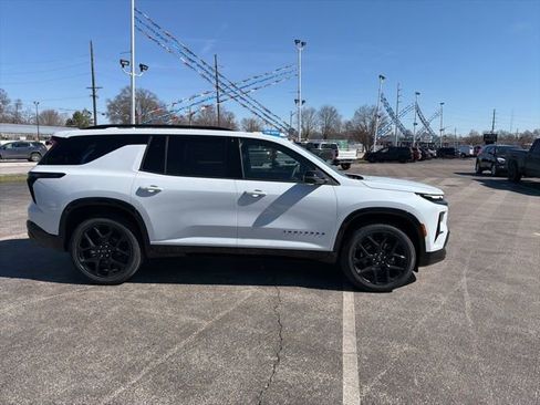 New 2026 Chevrolet Traverse RS image 17