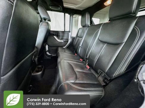 Used 2014 Jeep Wrangler Unlimited Rubicon w/ Connectivity Group AWD/4WD image 25