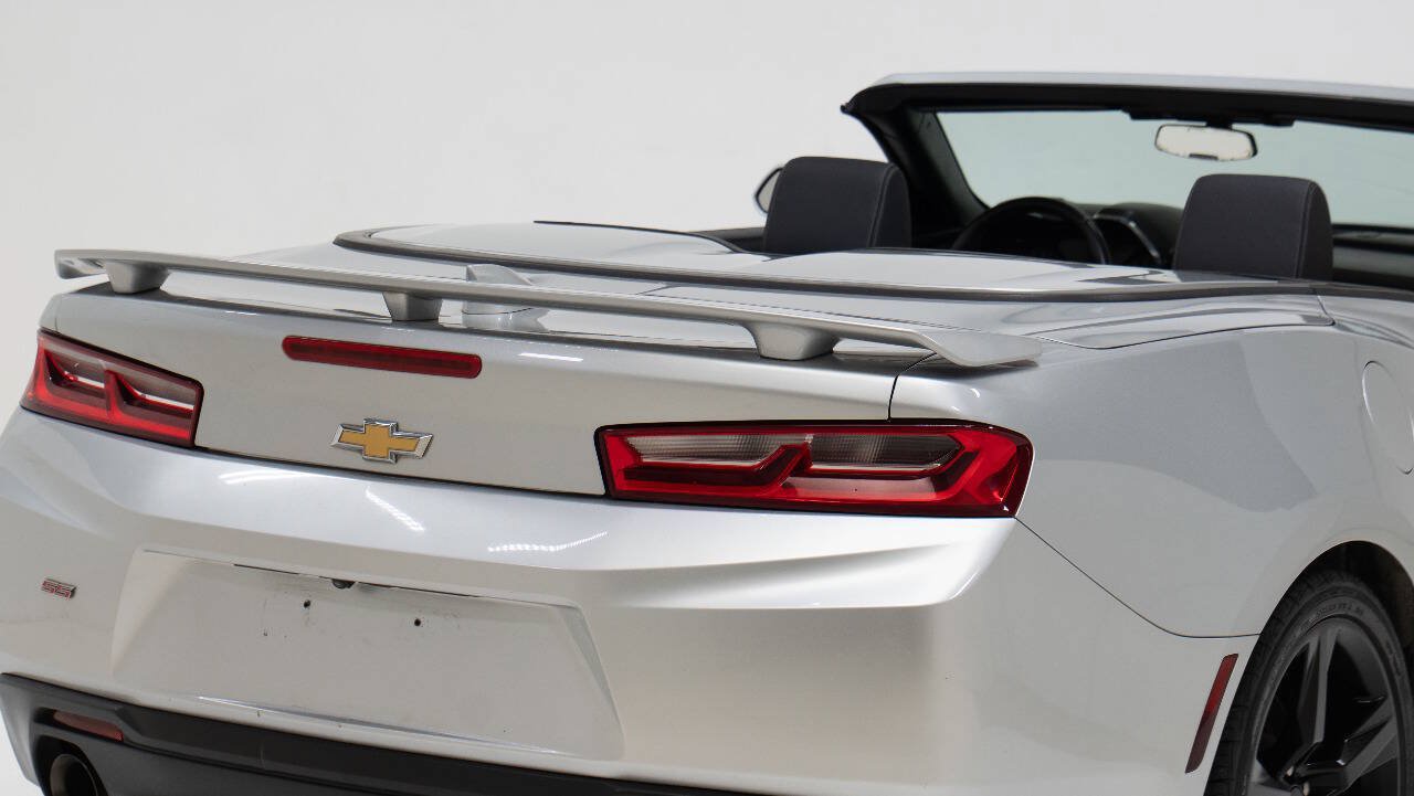 Used 2017 Chevrolet Camaro SS RWD image 9