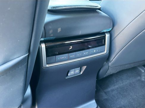 Used 2024 Lexus GX 550 image 25