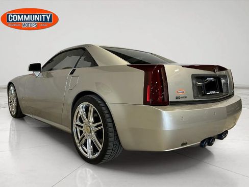 Used 2004 Cadillac XLR RWD image 5