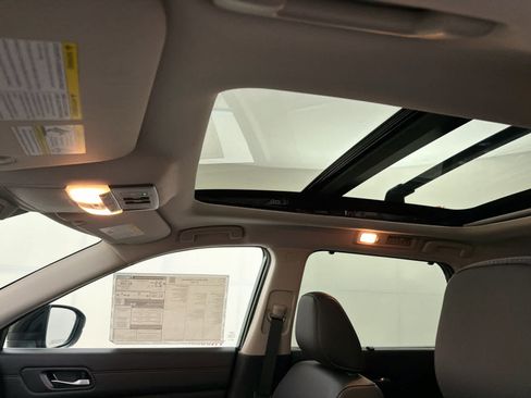 New 2026 Nissan Pathfinder SL w/ SL Premium Package FWD image 15