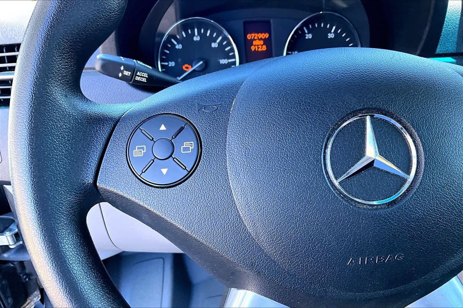 Used 2016 Mercedes-Benz Sprinter 2500 image 23