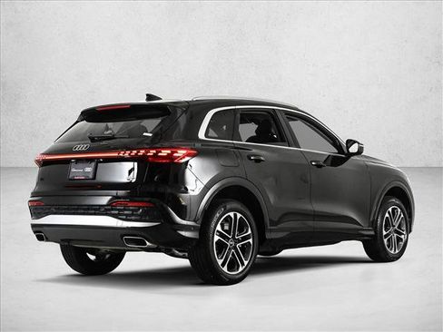 Certified 2025 Audi Q5 Premium w/ Convenience Package AWD/4WD image 5