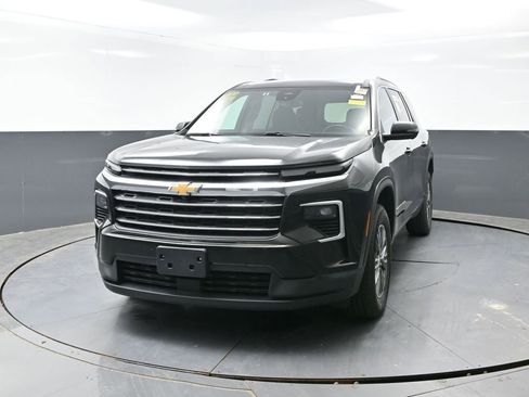 Used 2024 Chevrolet Traverse LT AWD/4WD image 8