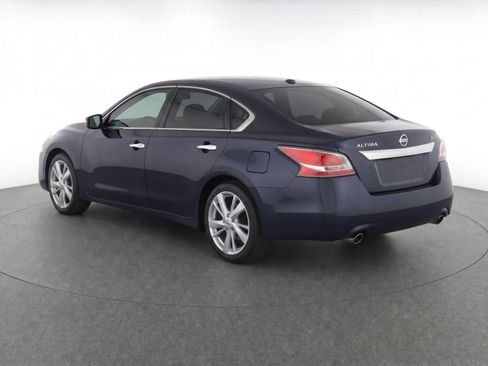 Used 2015 Nissan Altima 2.5 SL w/ Moonroof Package FWD image 4