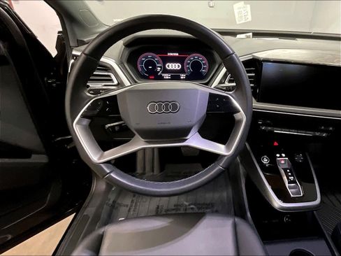 Used 2024 Audi Q4 e-tron Premium Plus w/ Premium Plus image 8