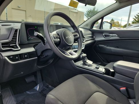 Used 2024 Kia Sportage LX image 19